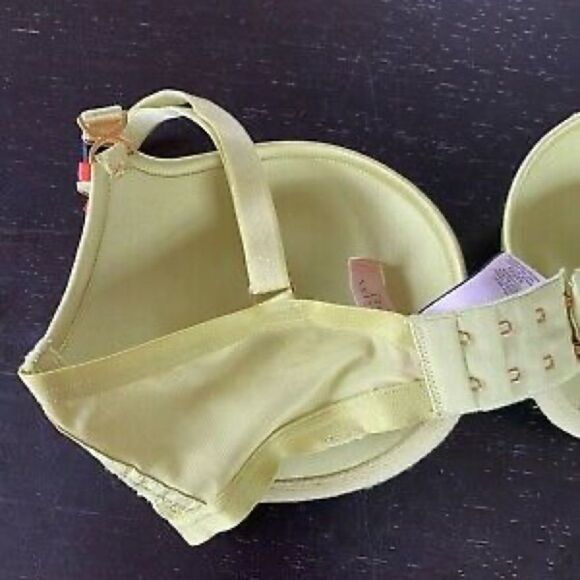 ✨ very sexy padded demi bra victoria secret lime✨ - Picture 6 of 7